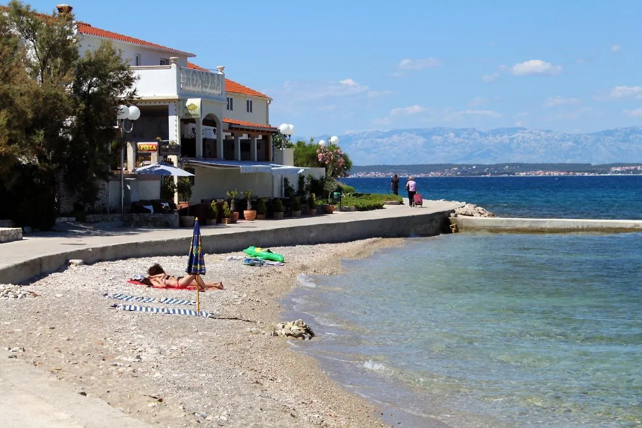 Apartment Preko 8179B 0*,  Croatia