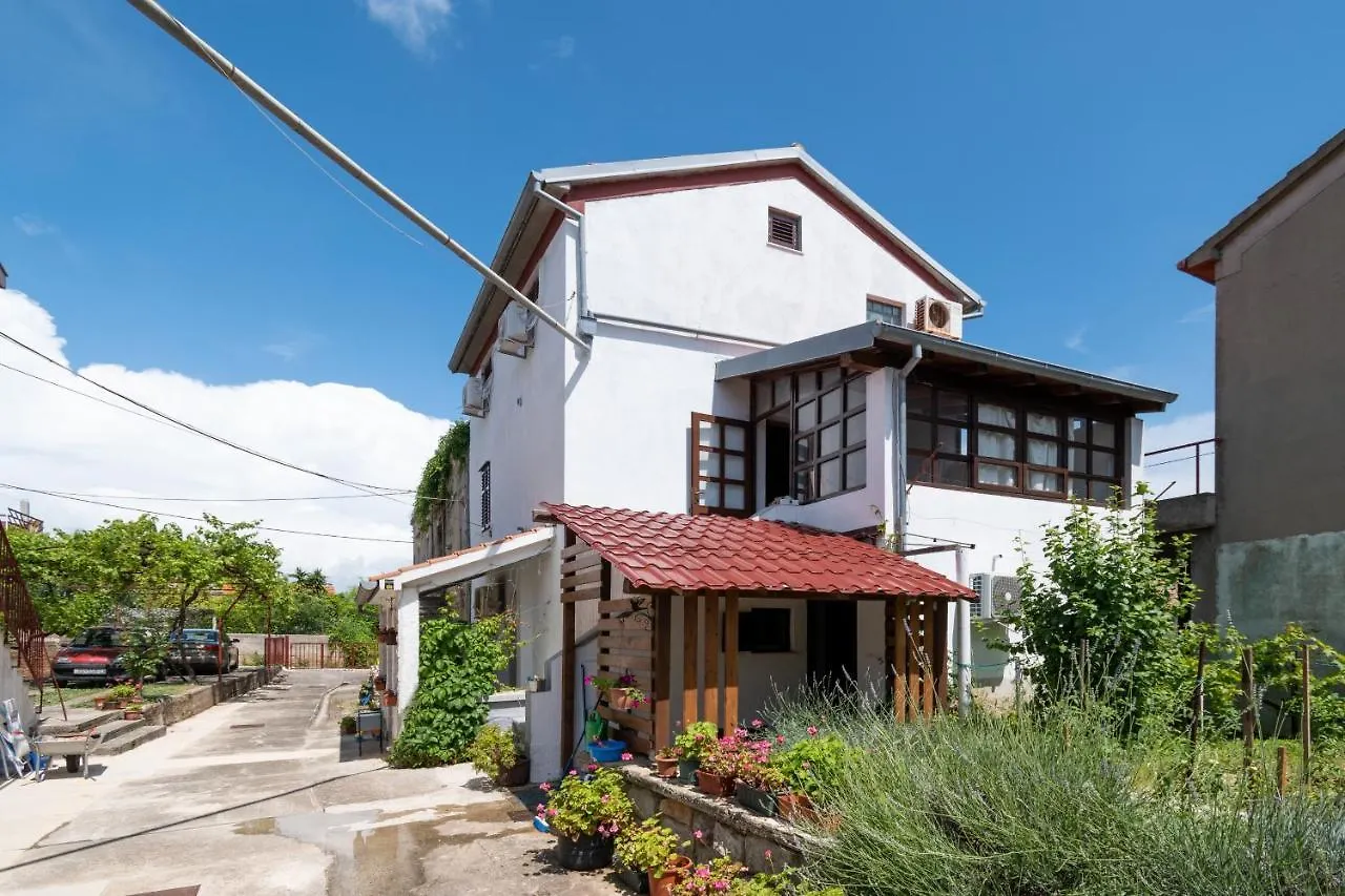 Apartment Preko 8179B