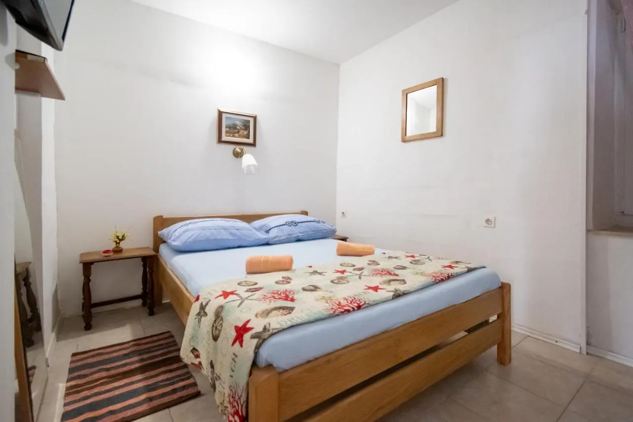 Apartment Preko 8179B